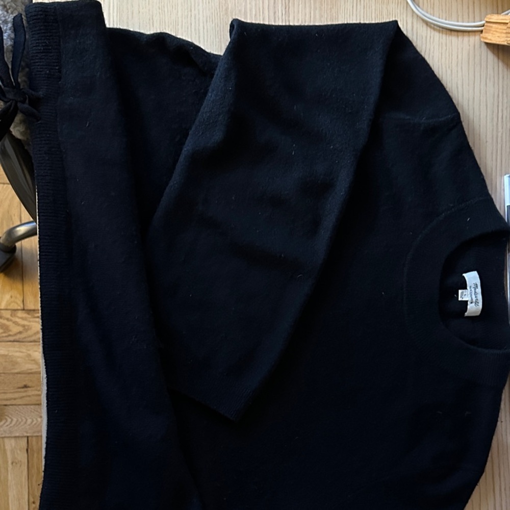 Madewell Black cashmere Sweater